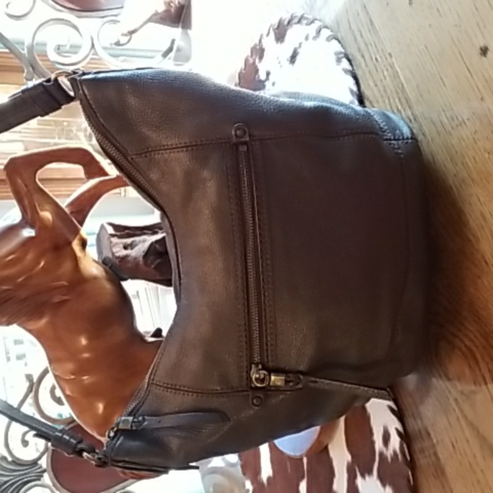 🐕The Sak Pebbled Leather Shoulder Bag..EUC